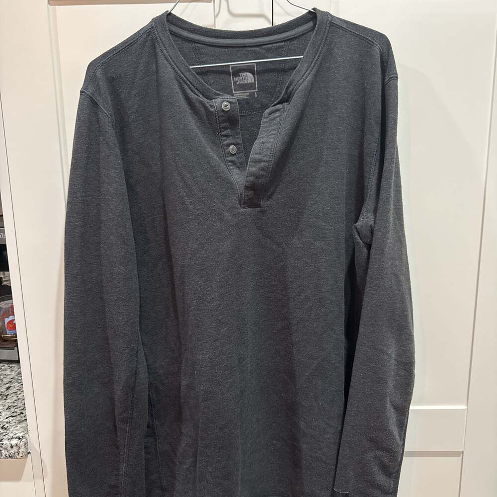 The North Face Men's Henley Long Sleeve T-Shirt